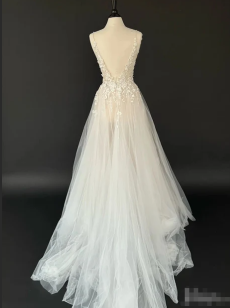Spaghetti Straps V-Neck Lace Appliques A-line Tulle Rustic Wedding Dress With Slit main image 1