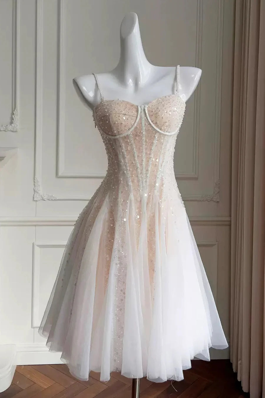 Luolandi Pretty Spaghetti Strap A Line Lace-Up Back Short Party Prom Dress Chic Graduation Homecoming Dress