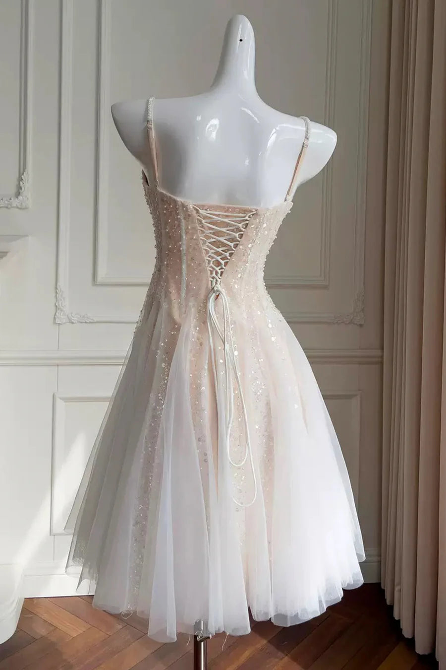 Luolandi Pretty Spaghetti Strap A Line Lace-Up Back Short Party Prom Dress Chic Graduation Homecoming Dress