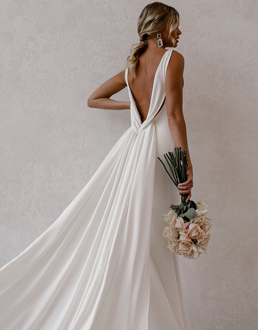 Luolandi Simple Mermaid Bohemian Wedding Dress V-neck Open Back Sexy