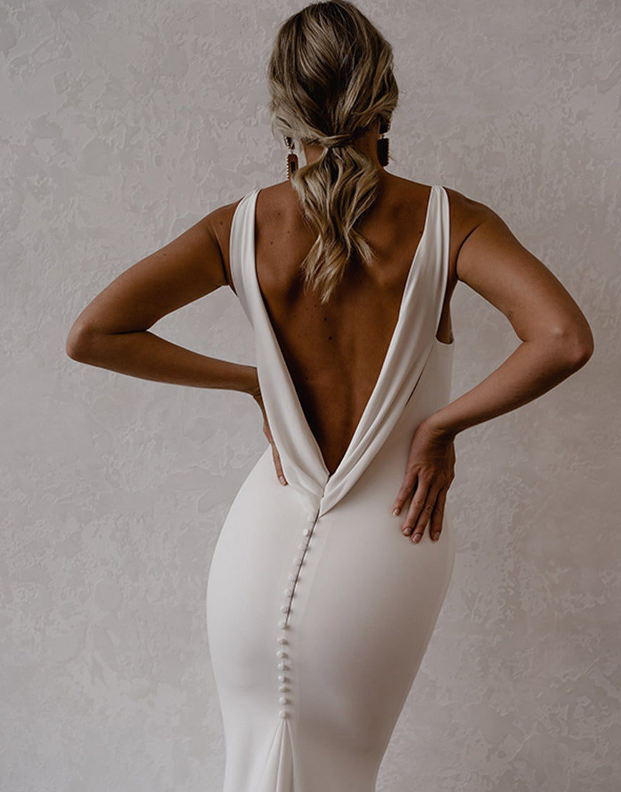 Luolandi Simple Mermaid Bohemian Wedding Dress V-neck Open Back Sexy
