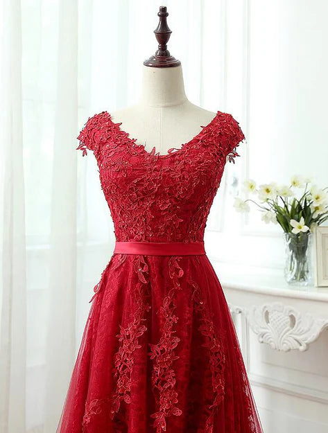 Luolandi Charming Red Lace A-line Long Prom Dress Beautiful Evening Gown with Appliques