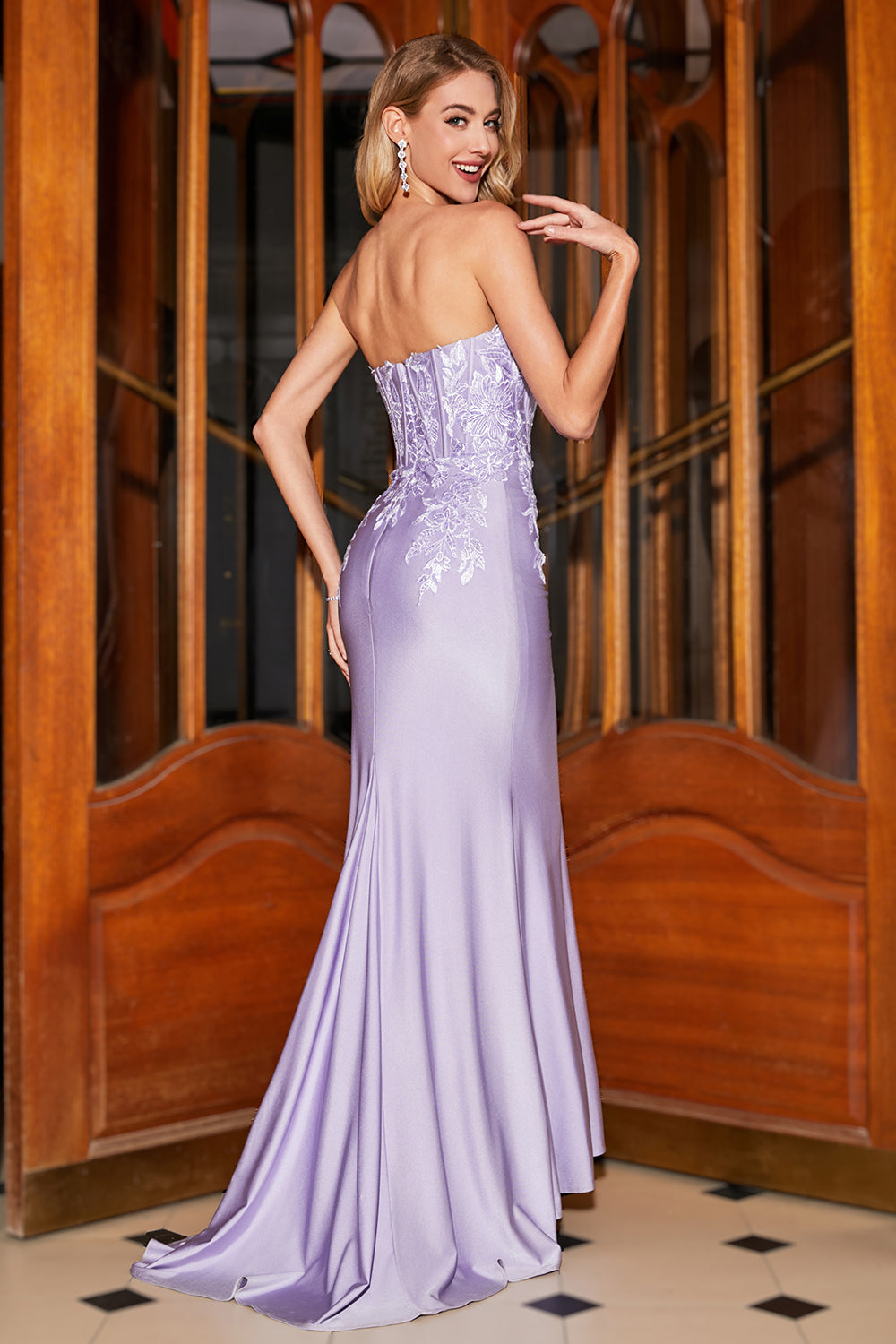 Luolandi Stylish Mermaid Sweetheart Lilac Corset Prom Dress with Lace Appliques Sexy Evening Dresses