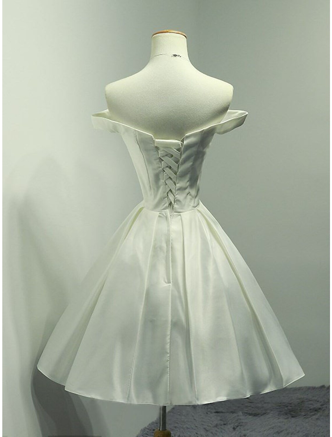 Luolandi A-Line Minimalist Elegant Engagement Cocktail Party Dress Off Shoulder Sleeveless Knee Length Satin