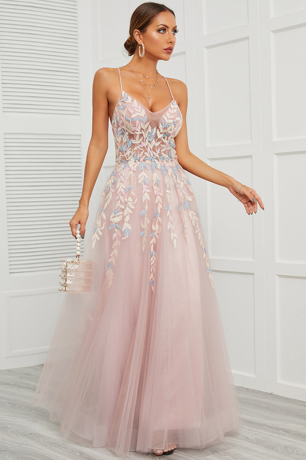 Luolandi Pink A-Line Spaghetti Straps Tulle Prom Dress with Appliques V-neck Sexy