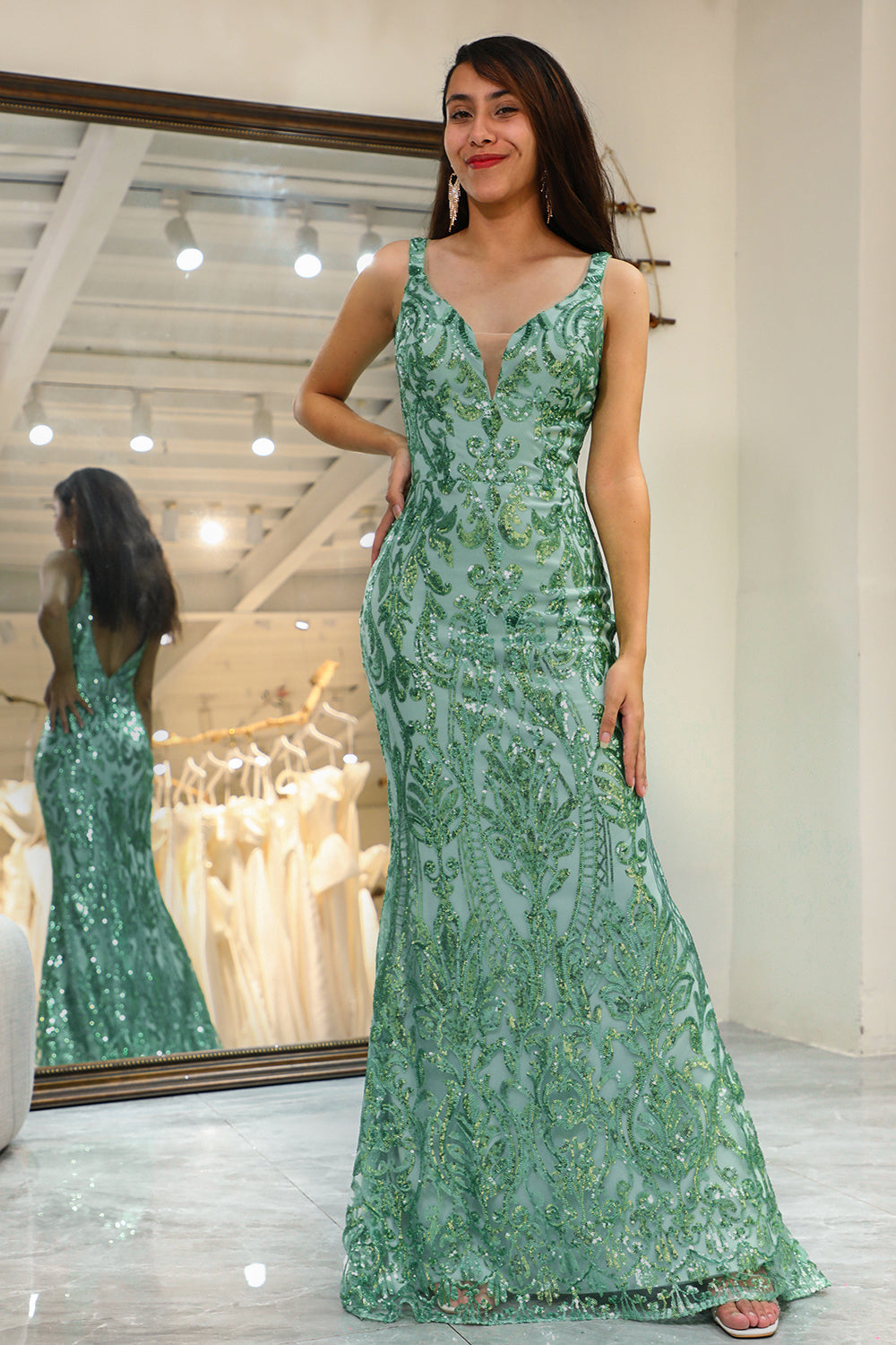 Luolandi Glitter Green Mermaid V-Neck Long Prom Dress with Appliques Sparkly Evening Dresses