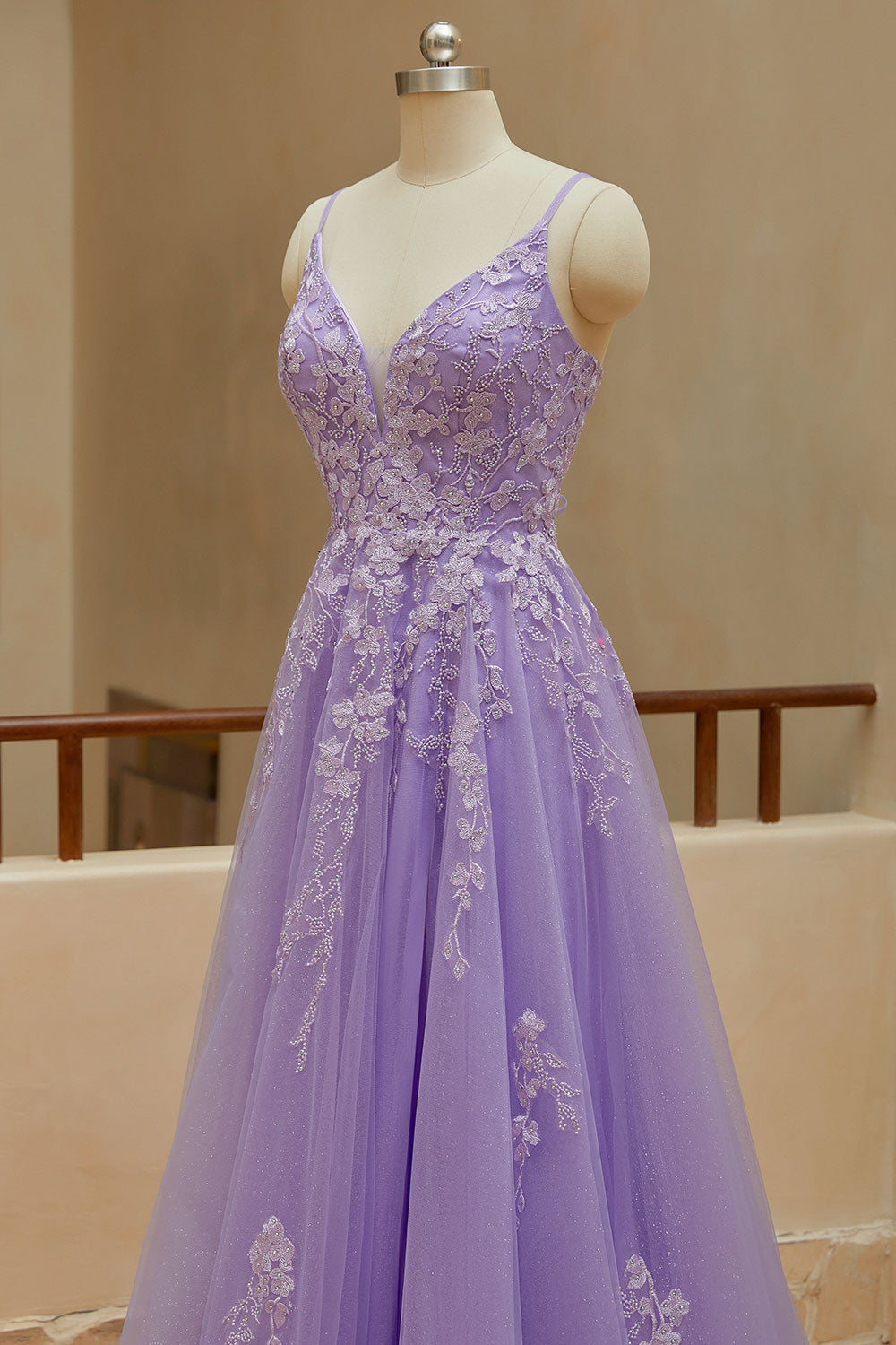 Luolandi Simple A Line Spaghetti Straps V Neck Tulle Slit Prom Dresses Wth Appliques Beautiful