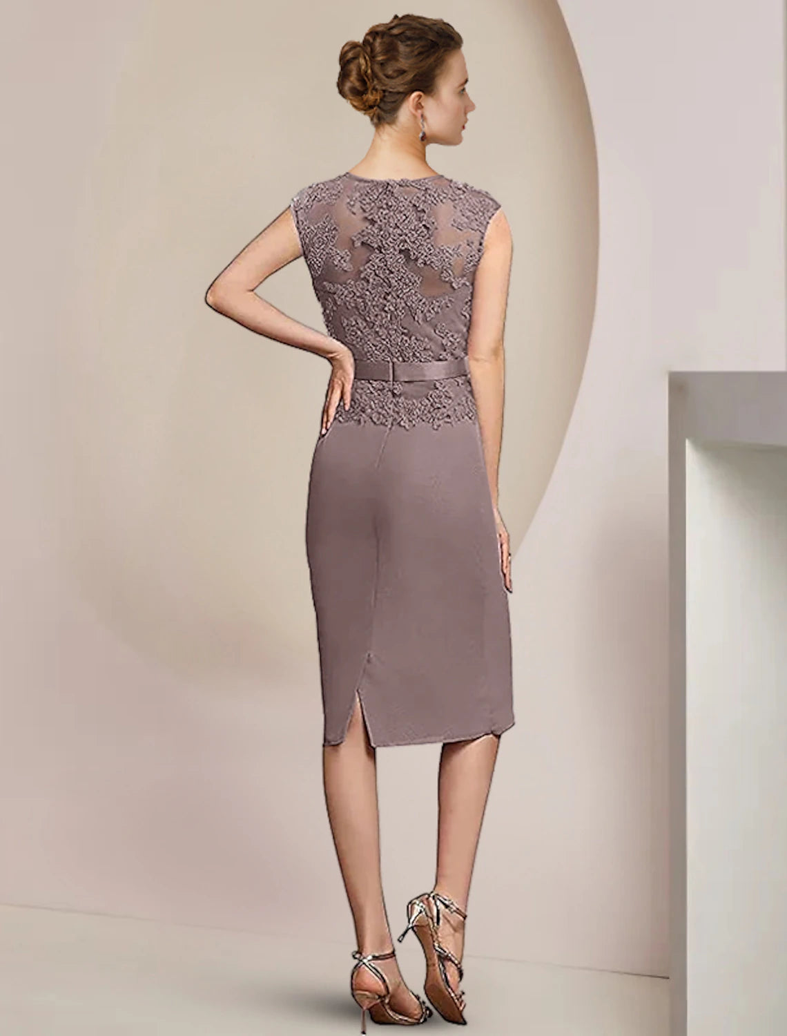 Luolandi Two Piece Sheath / Column Mother of the Bride Dress Formal Wedding Guest Elegant V Neck Knee Length Chiffon Lace Sleeveless Jacket Dresses with Appliques