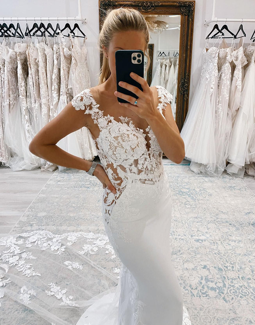 Luolandi Mermaid Deep V-Neck Long Wedding Dress with Lace Beautiful