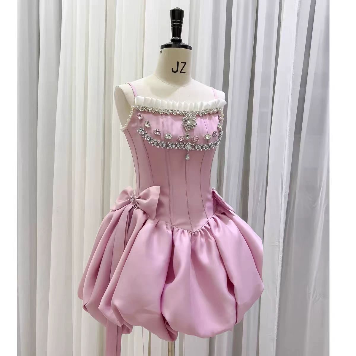 Luolandi Cute A line Spaghetti Straps Short Homecoming Dress With Bows Sweet Graduation Dress Lovely Birthday Party Dress