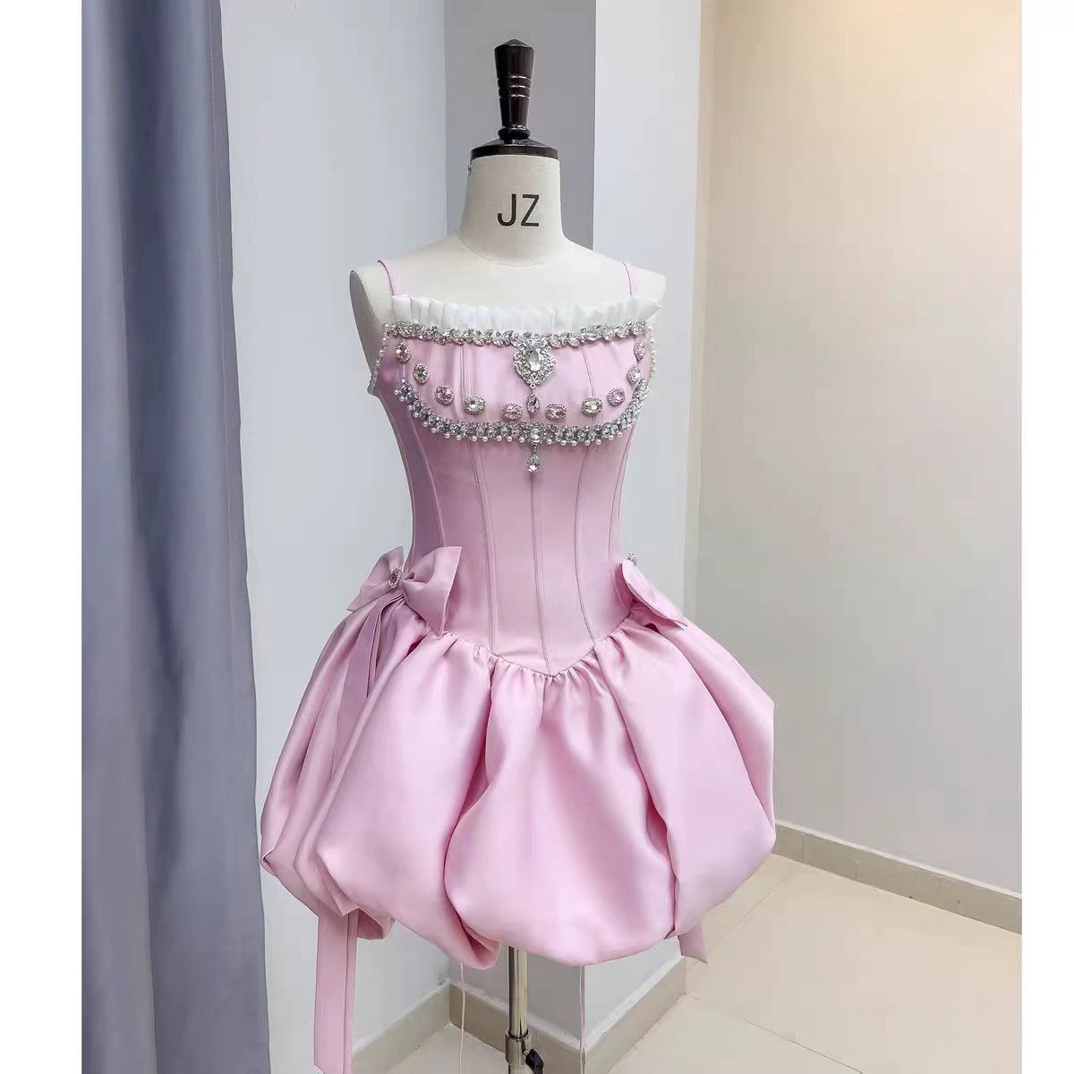 Luolandi Cute A line Spaghetti Straps Short Homecoming Dress With Bows Sweet Graduation Dress Lovely Birthday Party Dress