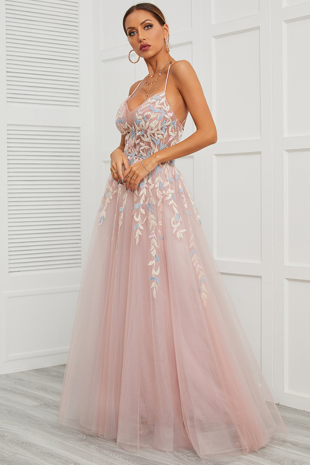 Luolandi Pink A-Line Spaghetti Straps Tulle Prom Dress with Appliques V-neck Sexy