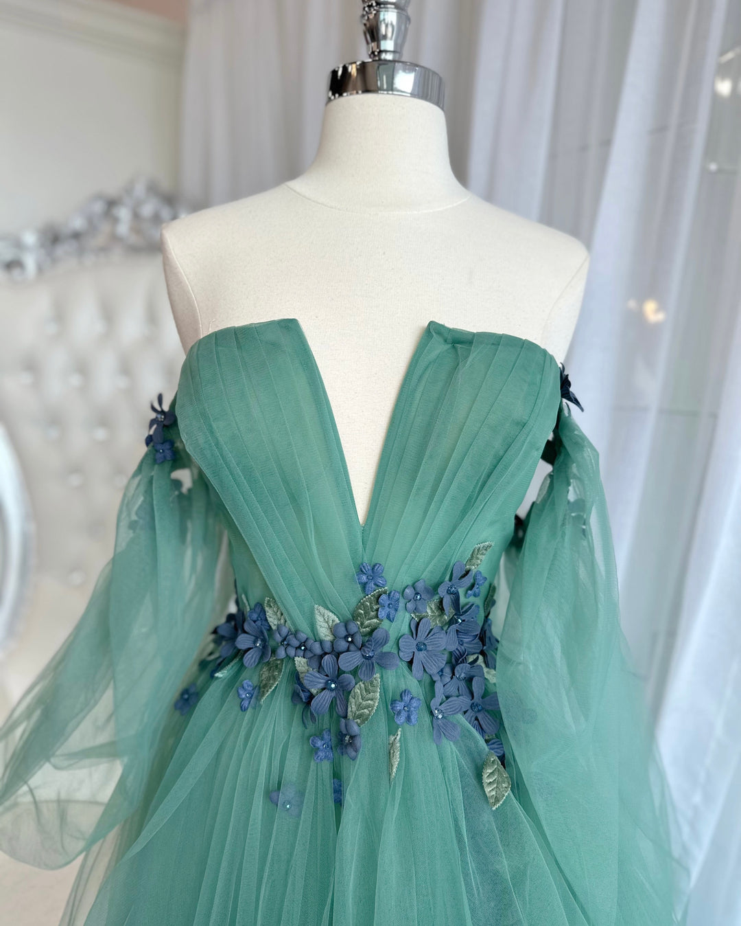 Luolandi Off The Shoulder Prom Dresses A Line Tulle With Applique And Slit With Flowers