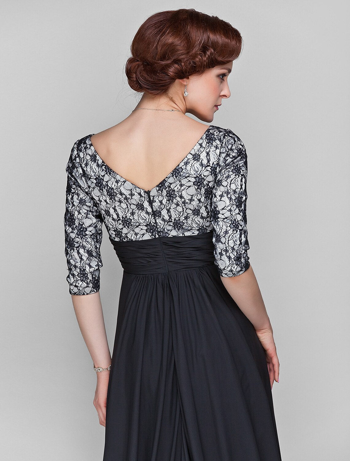 Luolandi A-Line Mother of the Bride Dress Vintage Inspired V Neck Sweep / Brush Train Chiffon Lace Half Sleeve with Lace