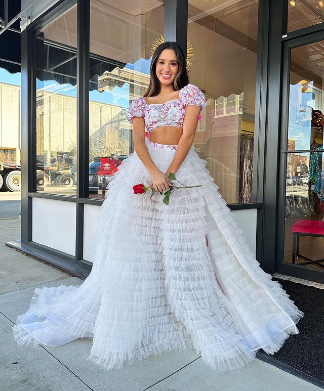 Luolandi Cute Two Pieces Square Puff Sleeve Flowy Ruffle Tiered Long Prom Dresses Beautiful