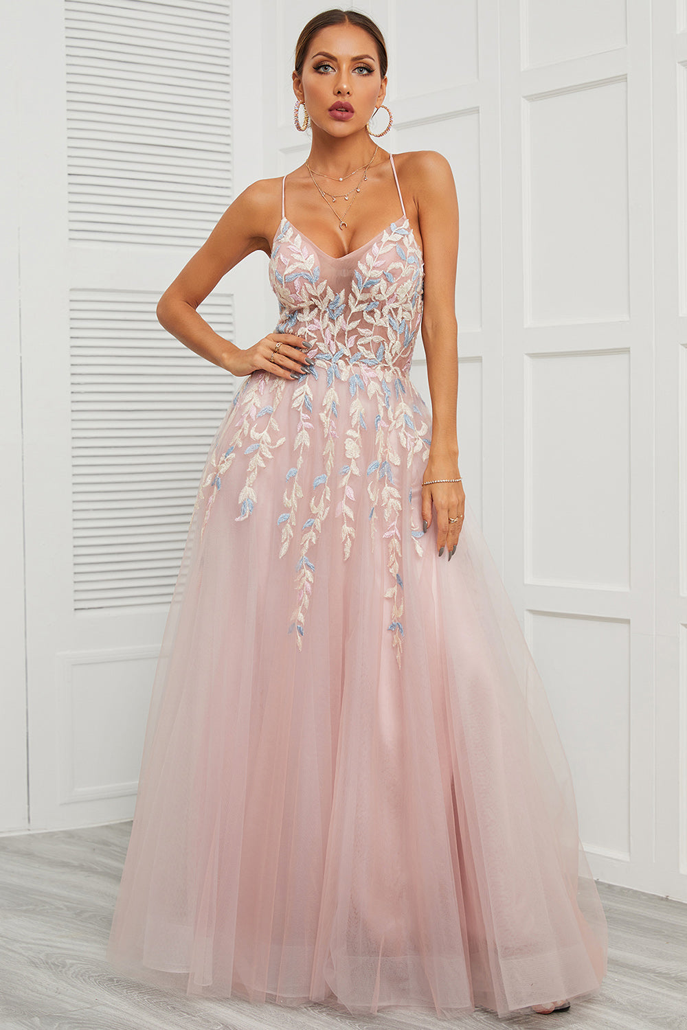 Luolandi Pink A-Line Spaghetti Straps Tulle Prom Dress with Appliques V-neck Sexy