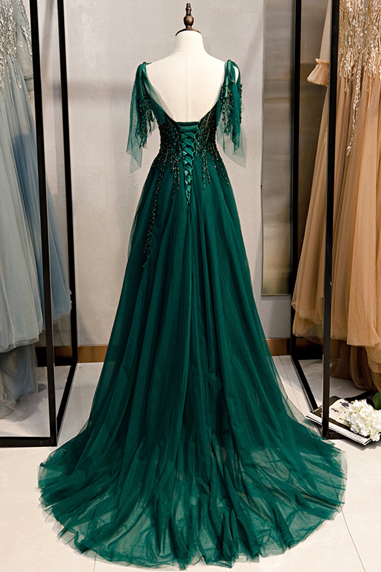 Luolandi Green V-Neck Lace Long Prom Dresses A-Line Evening Dresses Sexy
