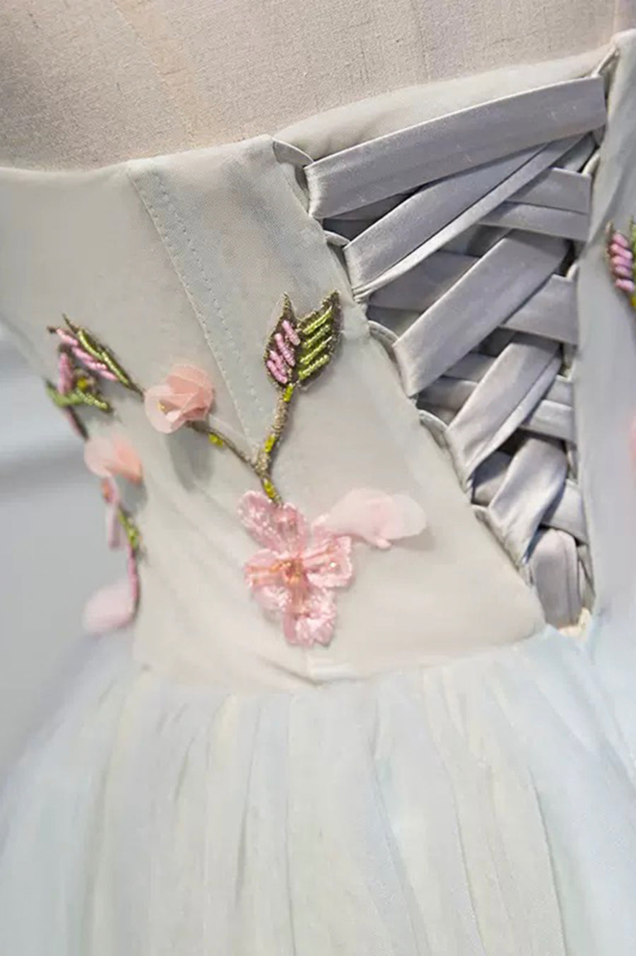 Luolandi Lovely Strapless Tulle Lace Knee Length Prom Dress A-Line Party Dress With Flowers