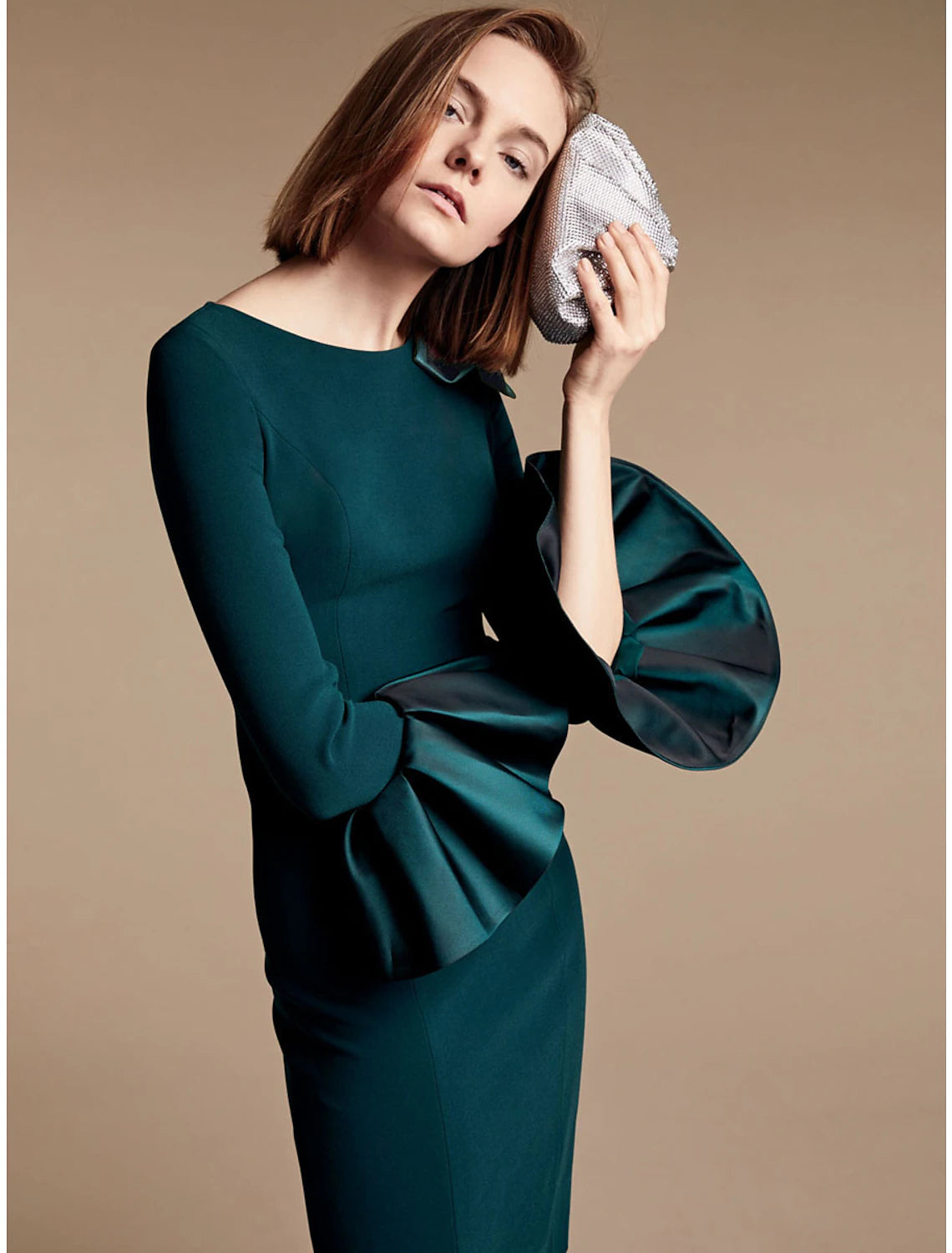 Luolandi Sheath / Column Mother of the Bride Dress Vintage Minimalist Elegant Jewel Neck Knee Length Shantung Satin Fabric Long Sleeve with Bow(s)