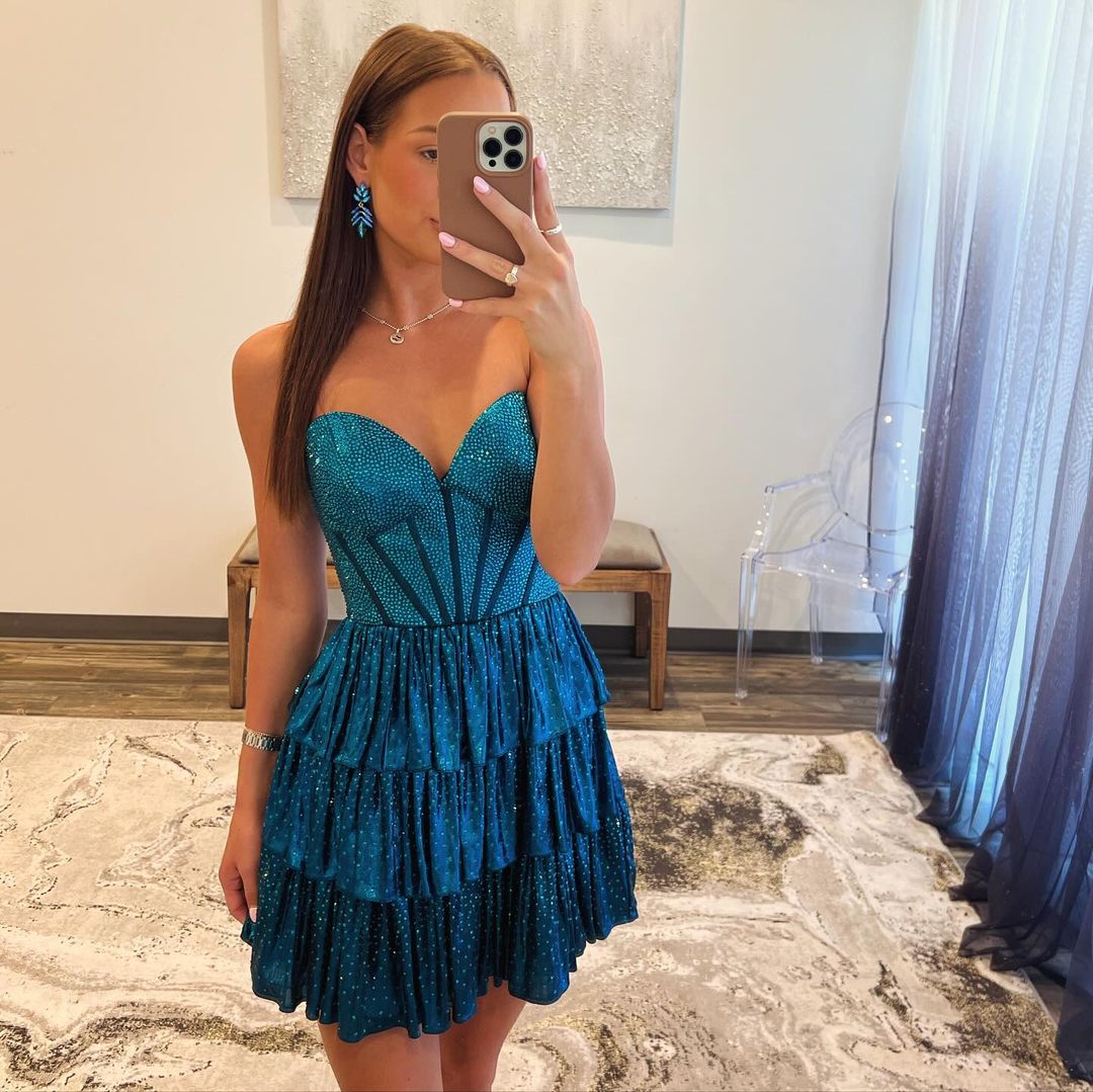 Luolandi Romantic A Line Sweetheart Open Back Beaded Short Homecoming Cocktail Dresses Sparkly