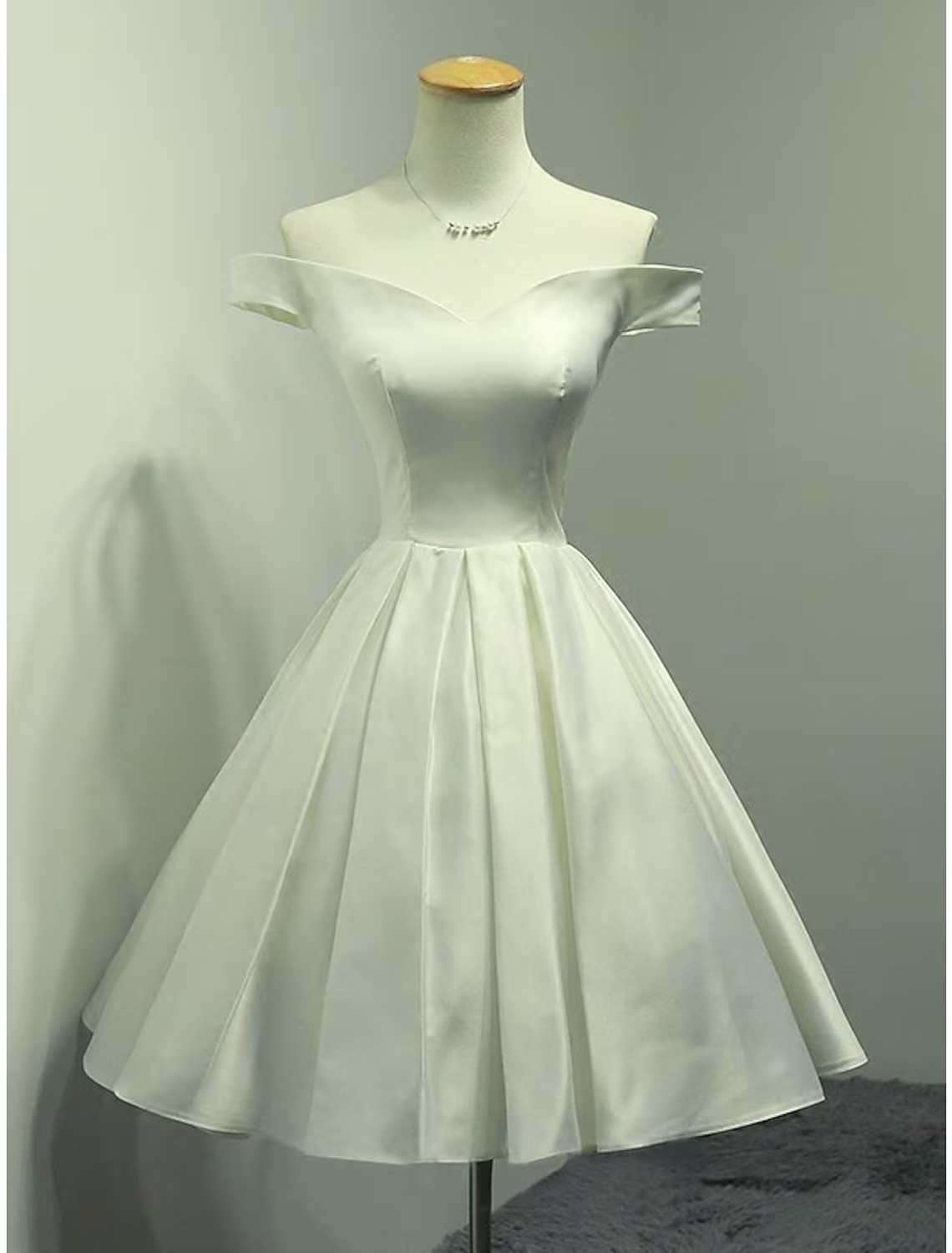 Luolandi A-Line Minimalist Elegant Engagement Cocktail Party Dress Off Shoulder Sleeveless Knee Length Satin