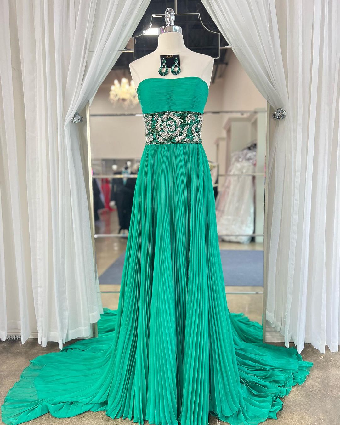 Luolandi A-Line Beading Strapless Chiffon Fashion Prom Dresses Off Shoulder With Slit