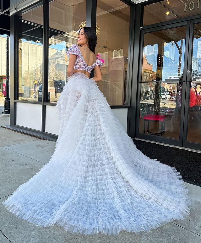 Luolandi Cute Two Pieces Square Puff Sleeve Flowy Ruffle Tiered Long Prom Dresses Beautiful