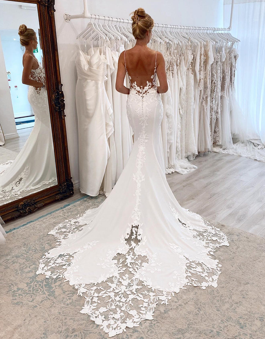Luolandi Sexy Deep V-neck Spaghetti Straps Wedding Dresses With Lace Applique Beautiful