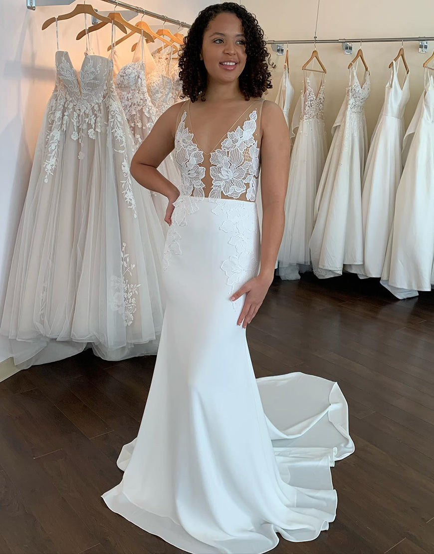 Luolandi Sexy Boho Plunging Backless Lace Appliques Wedding Dress Open Back Sexy Beautiful