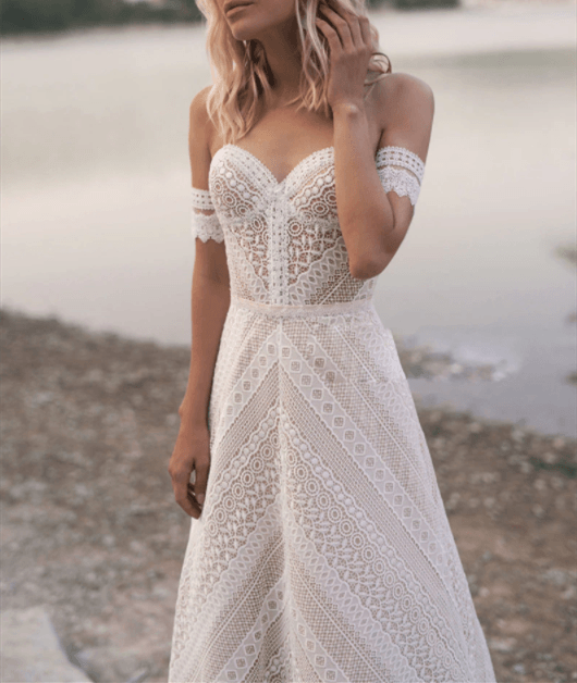 Luolandi Bohemian A Line Lace Sweetheart Sleeveless Wedding Dresses Off Shoulder