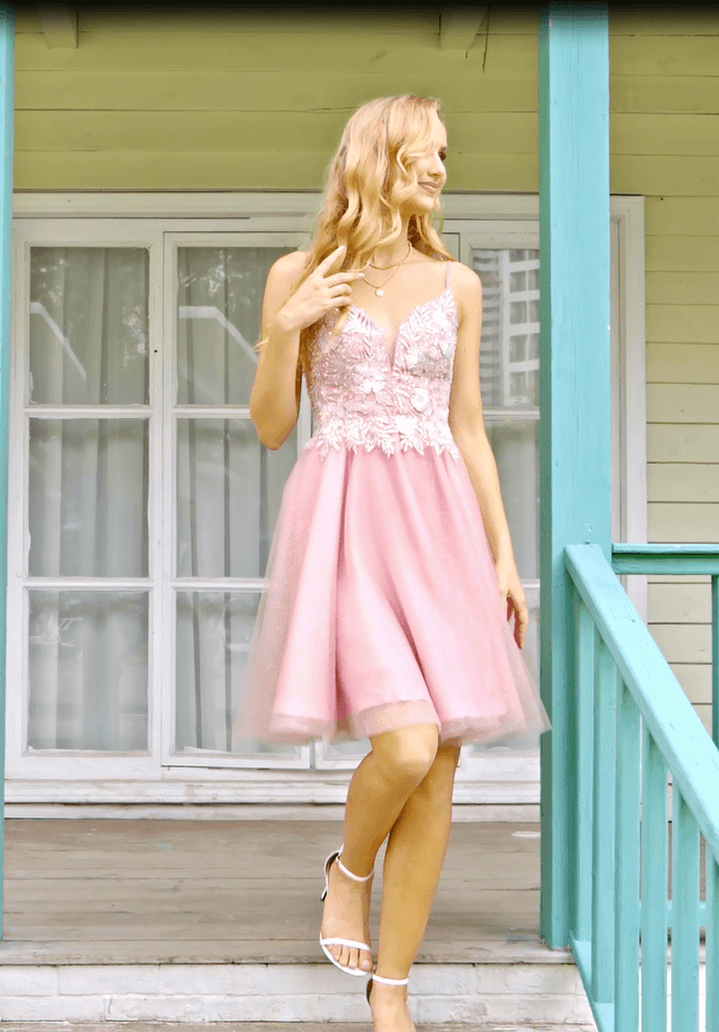 Luolandi A Line Spaghetti Straps V Neck Sleeveless Applique Tulle Homecoming Dress Beautiful