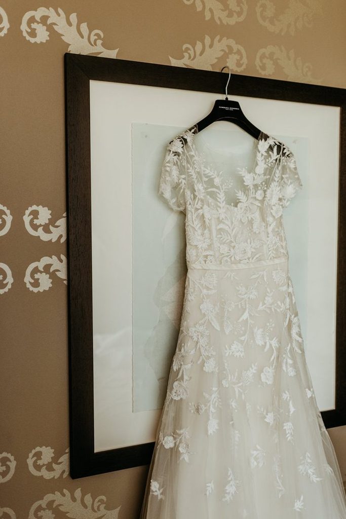 Luolandi V Neck Short Sleeves A Line Wedding Dresses Tulle With Applique Sweep Train Beautiful