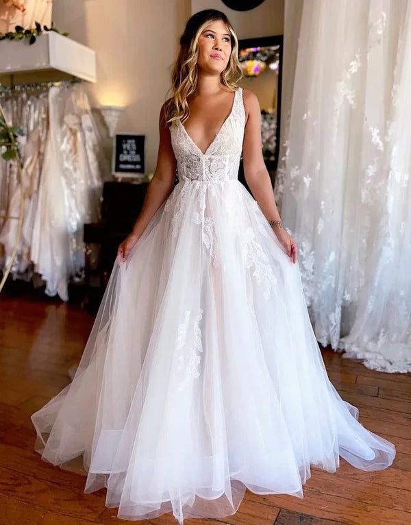 Luolandi A-Line V-Neck Chapel Train Organza Wedding Dress With Appliques Beautiful