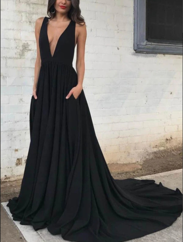 Luolandi A-line V-Neck Chapel Train Open-Back Prom Dresses Sexy Evening Dress Black Party Dress