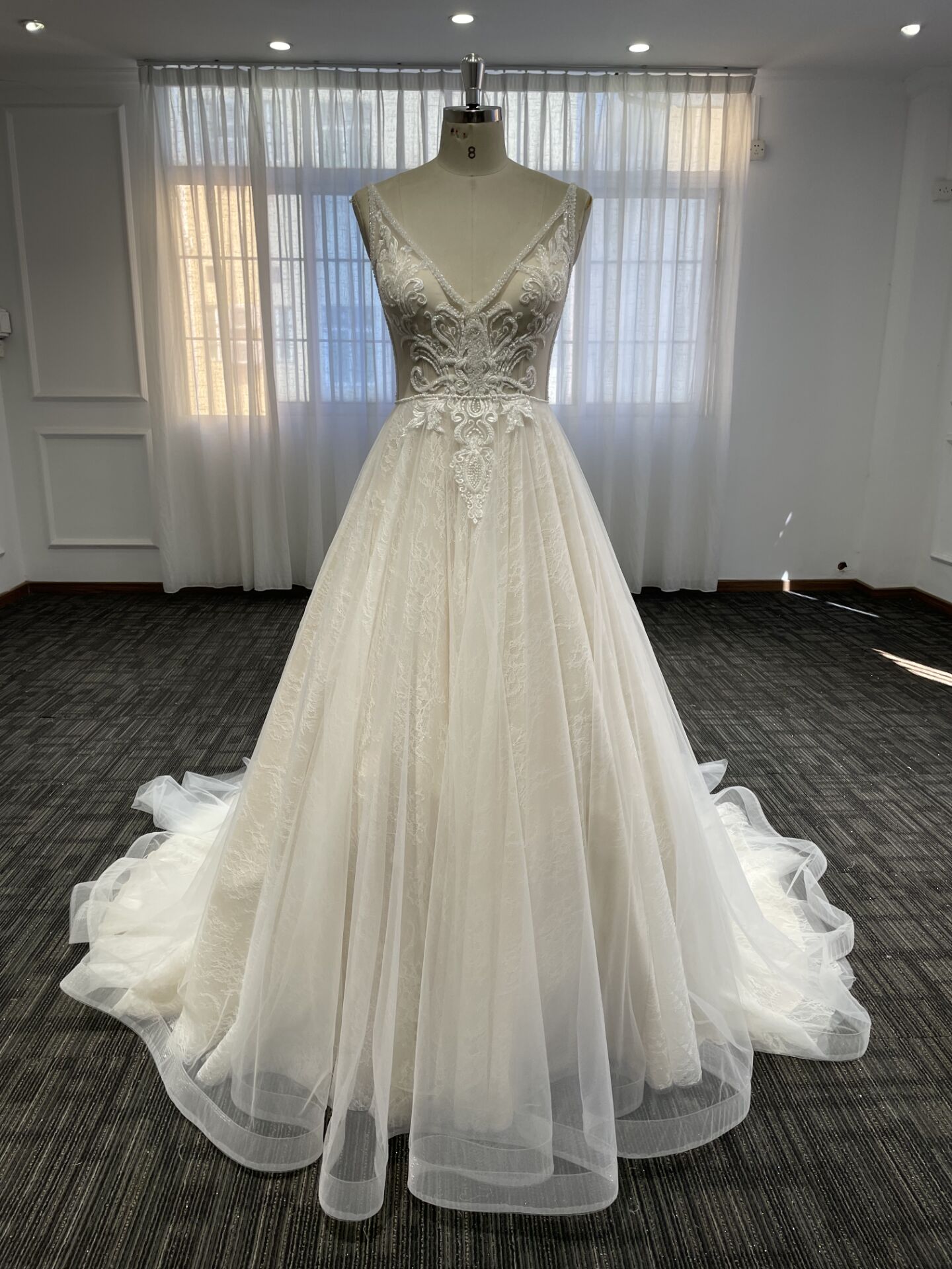 Luolandi Flowy A Line V Neck Tulle Wedding Dresses with Beads Lace Appliques Beach Bride Dresses Sexy