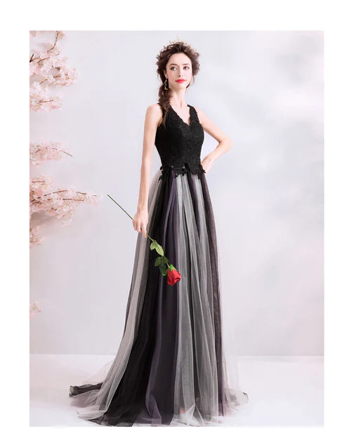 Luolandi Black V-neckline Lace and Tulle Gradient Long Evening Dress Party Dress Formal Dress Prom Dress Elegant