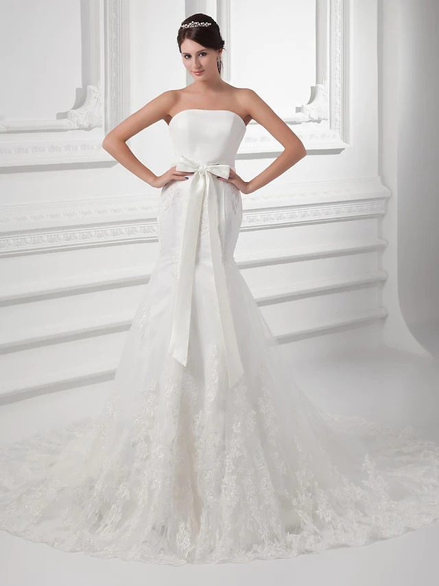 Luolandi Wedding Dresses Strapless Chapel Train Lace Satin Tulle Strapless with Bow(s) Buttons
