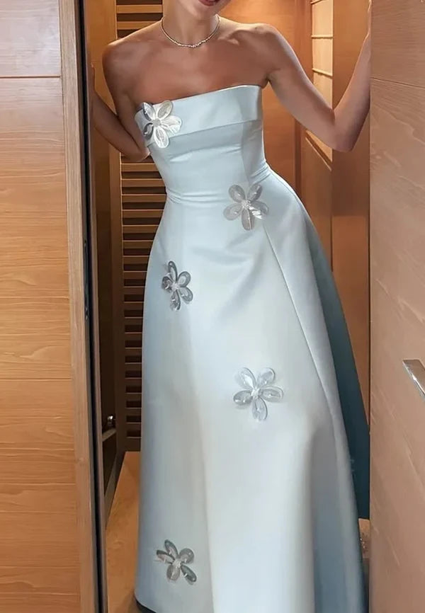 Charming A-Line Strapless Sleeveless Floral Appliques Satin Formal Prom Dress