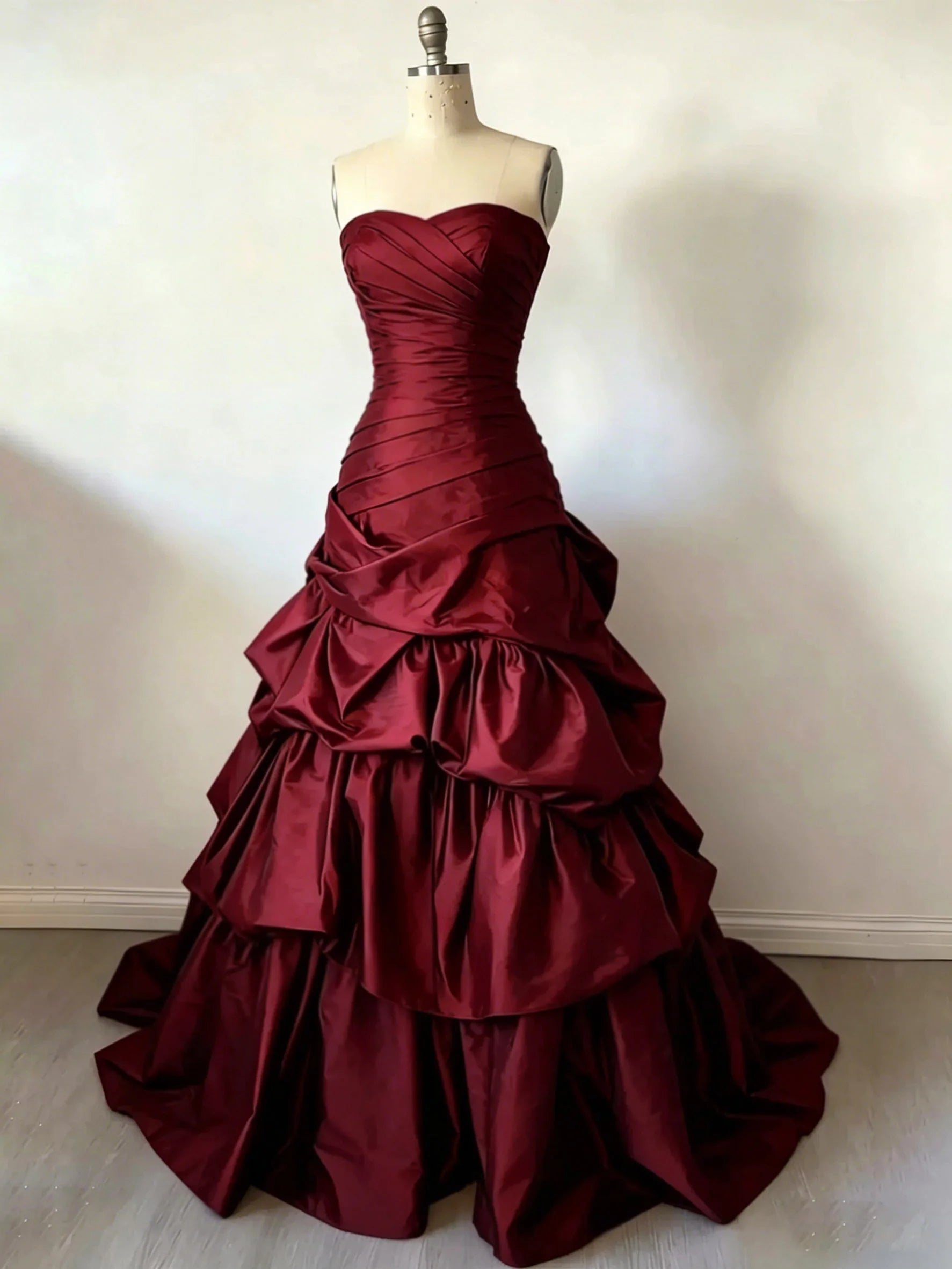 Luolandi Charming Sweetheart Strapless Sleeveless Satin Lace Up Back Long Formal Prom Dress Elegant Evening Party Dress