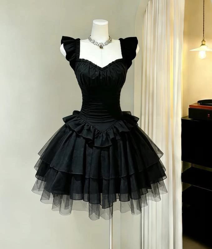 Luolandi Chic Black A Line Sweetheart Neck Sleeveless Short Homecoming Dress Elegant Graduation Party Dress