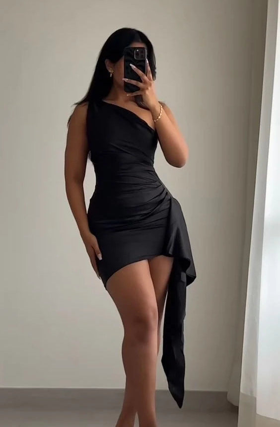 Luolandi Chic Sheath One-Shoulder Sleeveless Draped Ruched Black Short Party Homecoming Dress