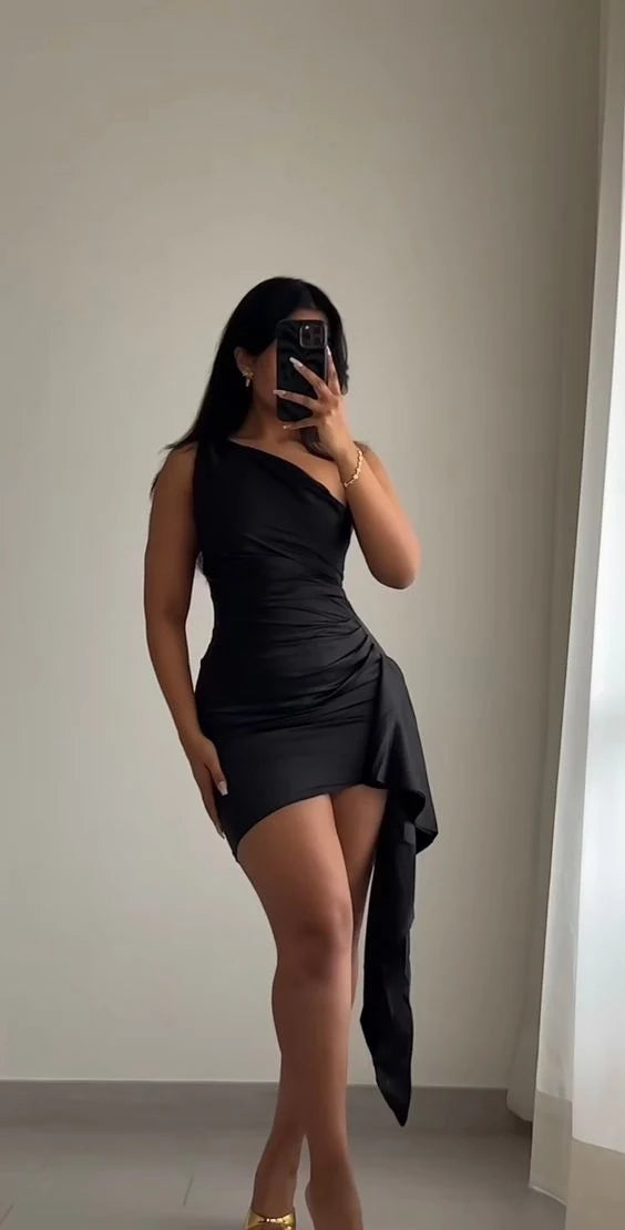 Luolandi Chic Sheath One-Shoulder Sleeveless Draped Ruched Black Short Party Homecoming Dress