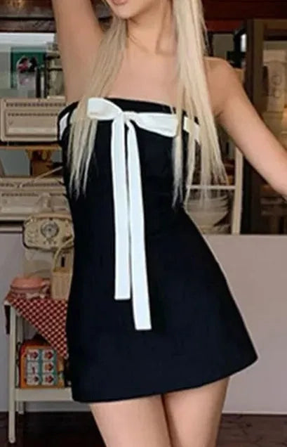 Luolandi Chic Strapless Sleeveless Bow Detail Black Short Party Homecoming Dress for Girls