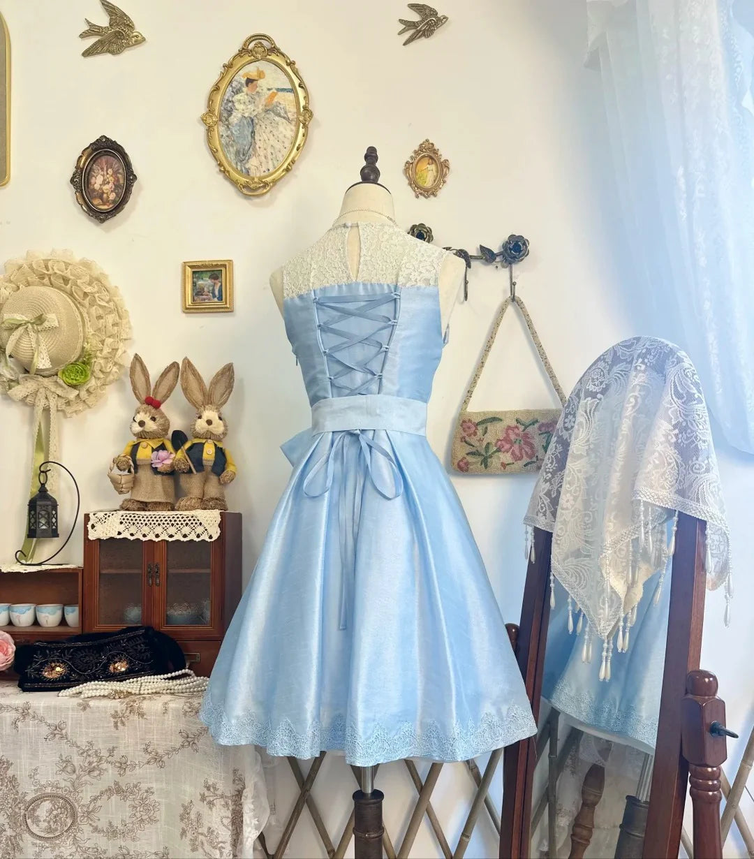 Luolandi Classy A Line Blue Satin Sleeveless Party Prom Dress Vintage Homecoming Dress with Lace
