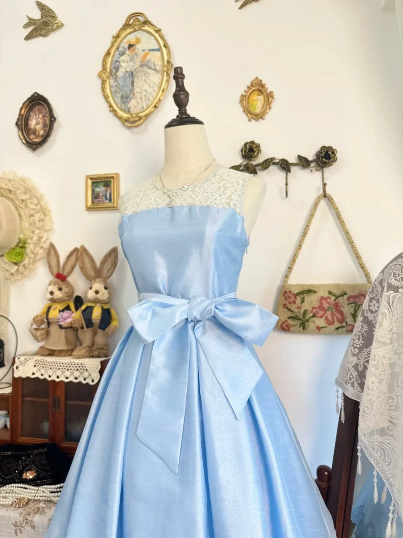 Luolandi Classy A Line Blue Satin Sleeveless Party Prom Dress Vintage Homecoming Dress with Lace