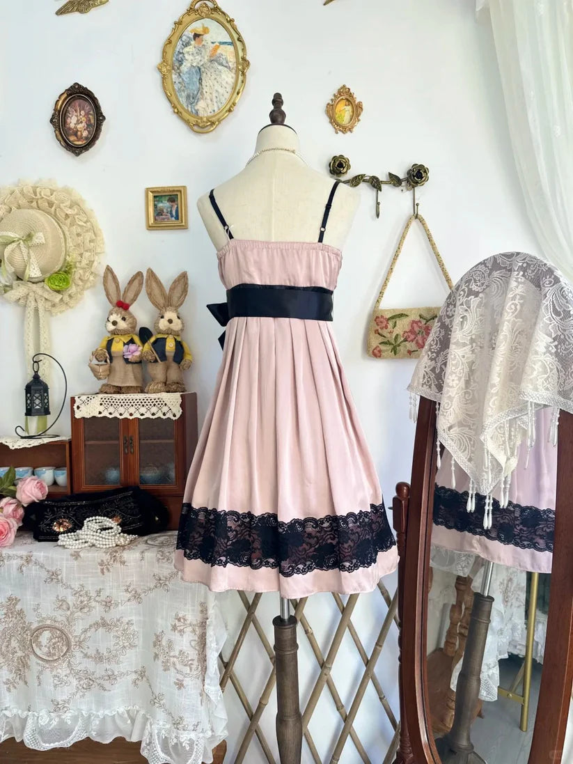 Luolandi Classy A Line Straps Sleeveless Party Prom Dress Vintage Homecoming Dress with Lace