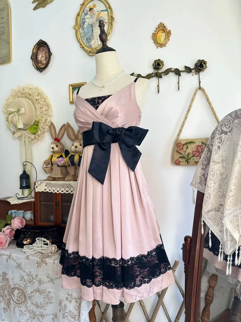 Luolandi Classy A Line Straps Sleeveless Party Prom Dress Vintage Homecoming Dress with Lace
