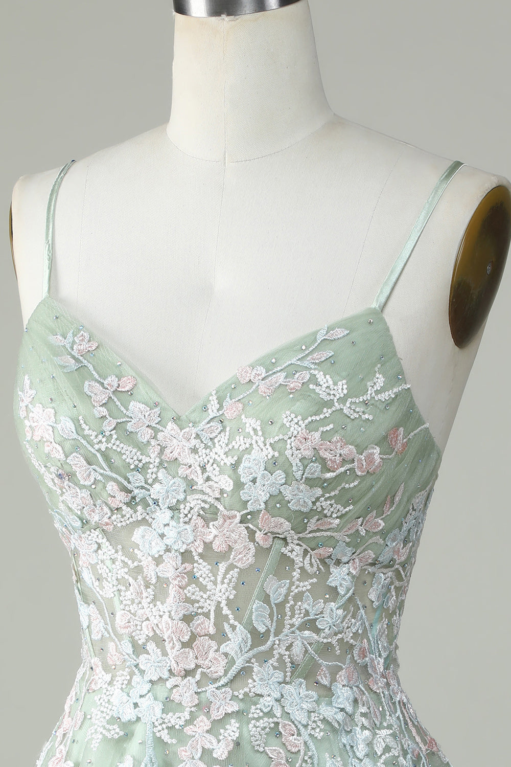 Luolandi Cute Spaghetti Straps V Neck Tulle Homecoming Dresses with Appliques Beautiful