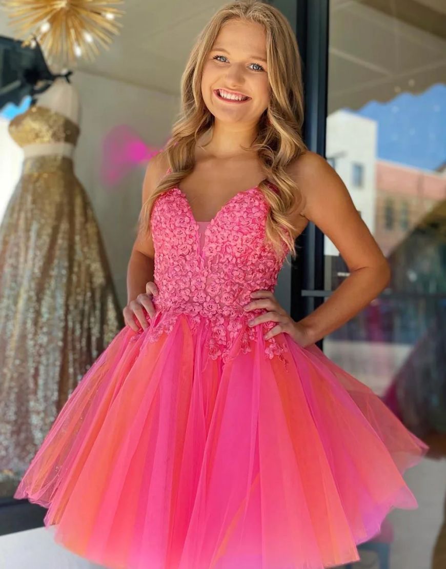 Luolandi Lovely A-Line Sleeveless Short Tulle Homecoming Dress with Appliques