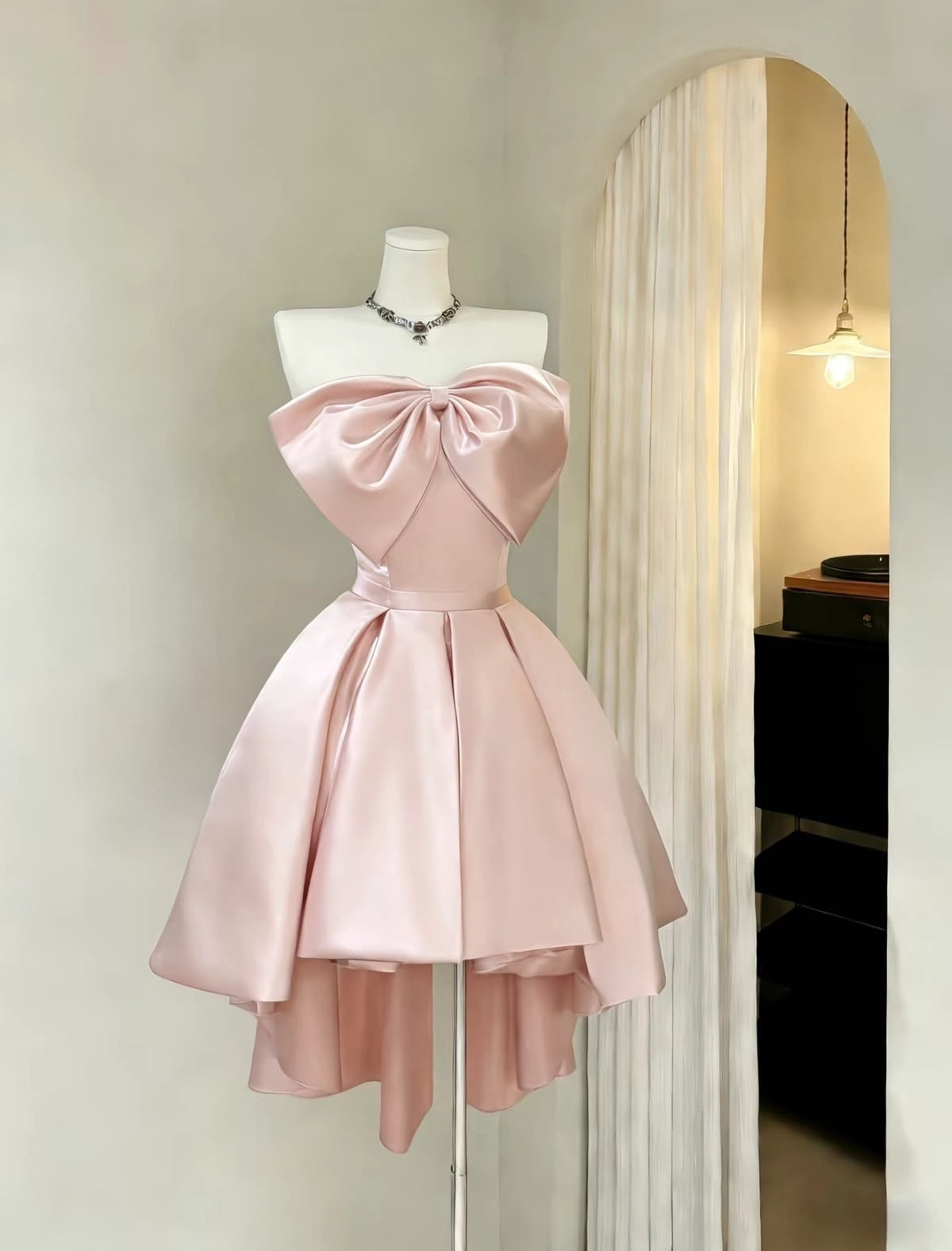 Luolandi Cute A Line Strapless Sleeveless Short Homecoming Dress Sweet Graduation Party Dress With Bow